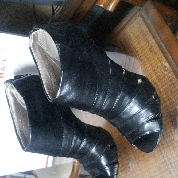 Mossimo Size 10 (SKU Boot 6) - Picture 1 of 4